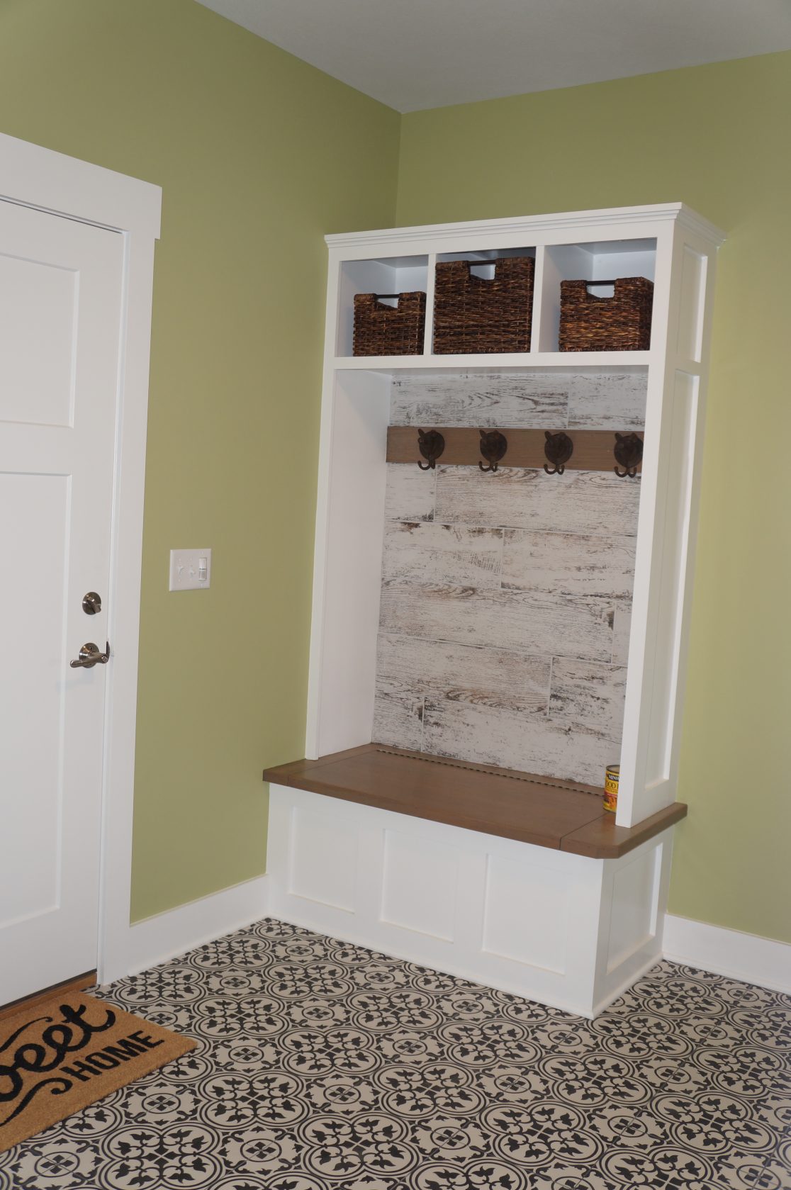 Caz mudroom
