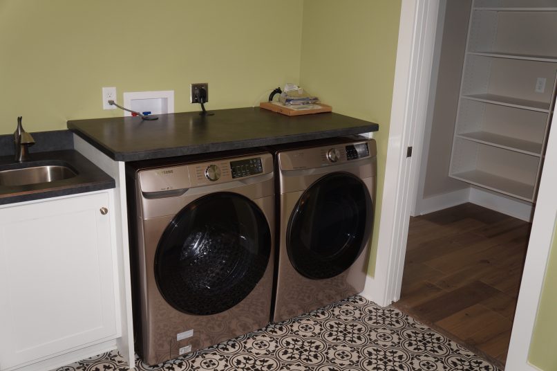 Caz Laundry/mudroom