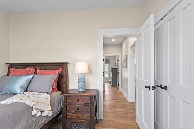 Parade2021Smolen Guest Room